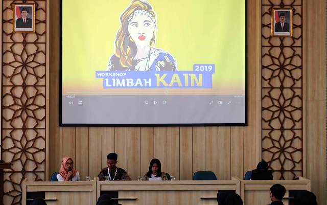  Limbah Yang Dihasilkan Dari Perusahaan Pakaian Adalah  